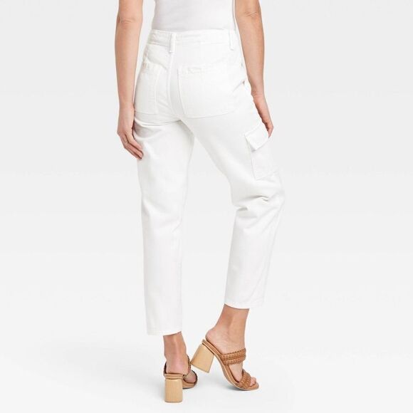 NWT Universal Thread Mid-Rise Boyfriend Jeans White Size 8 - Picture 3 of 8